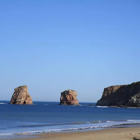 Apartment Cosy Avec Mezzanine, Balcon Et Parking A 300m De La - Fr-1-2-382 Hendaye